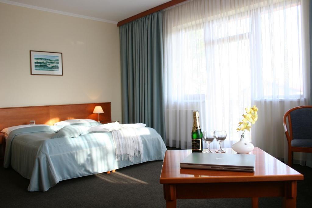 April Hotel Panorama Rychnov nad Kněžnou Szoba fotó