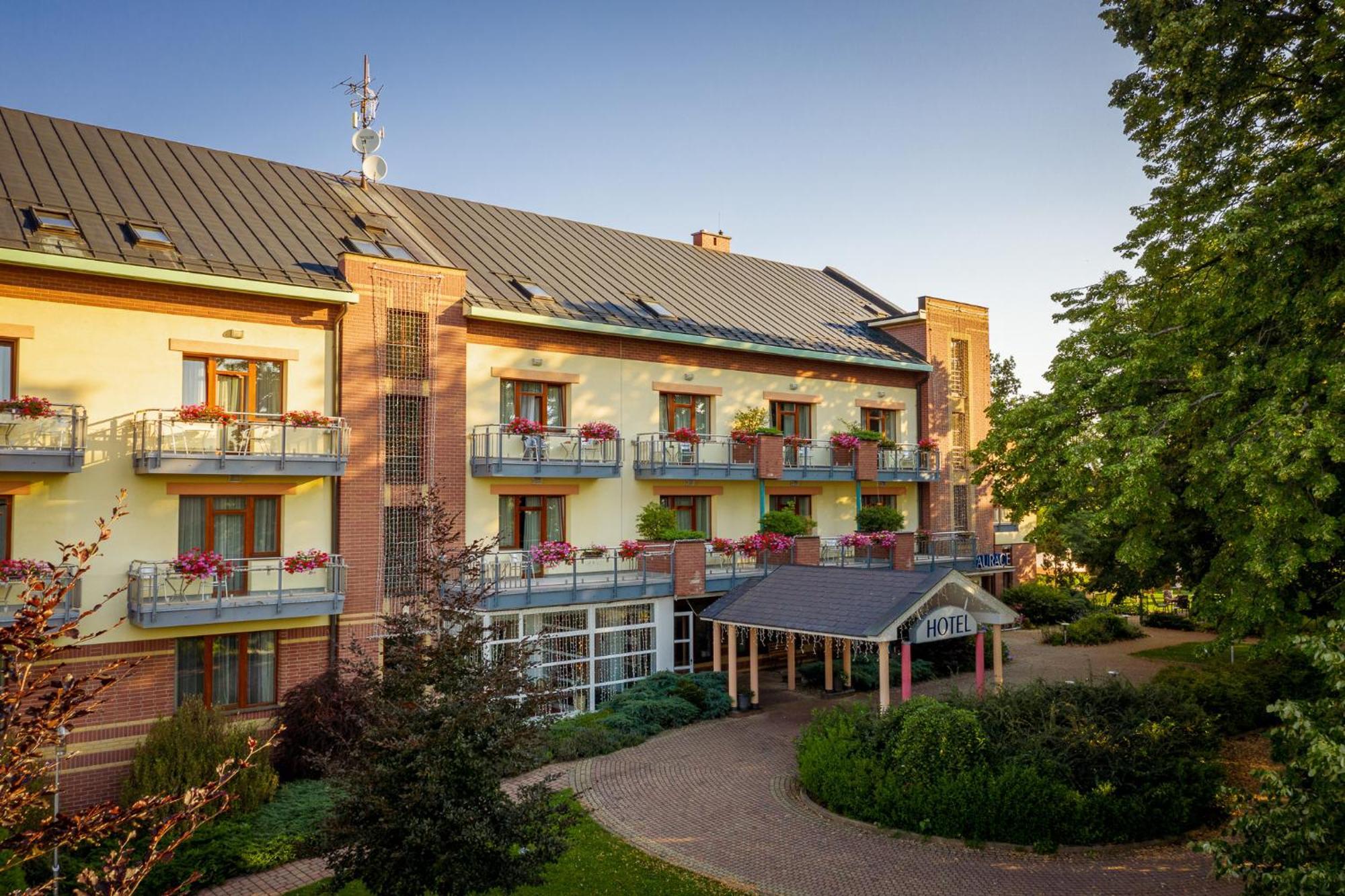 April Hotel Panorama Rychnov nad Kněžnou Kültér fotó