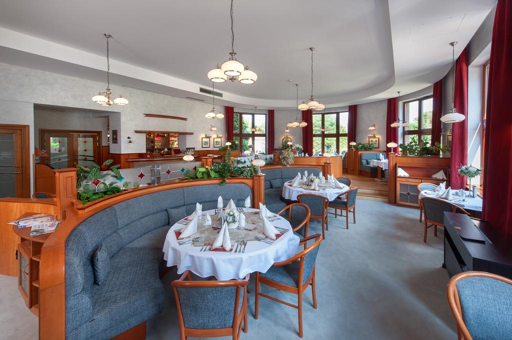 April Hotel Panorama Rychnov nad Kněžnou Kültér fotó
