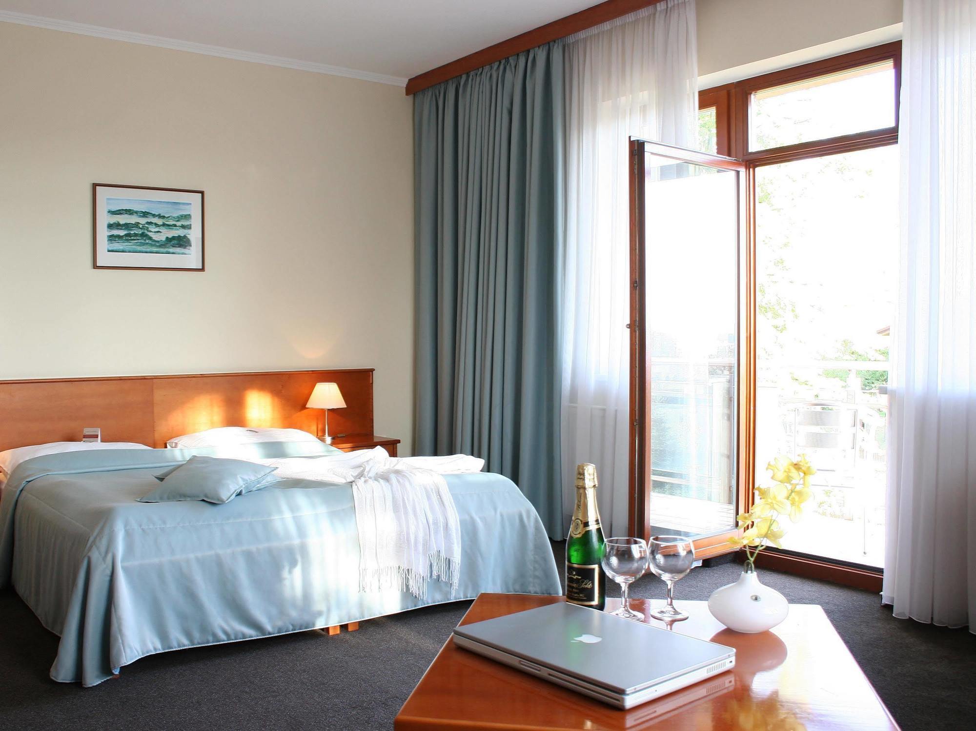 April Hotel Panorama Rychnov nad Kněžnou Kültér fotó