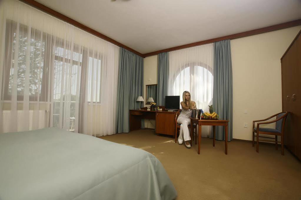 April Hotel Panorama Rychnov nad Kněžnou Kültér fotó
